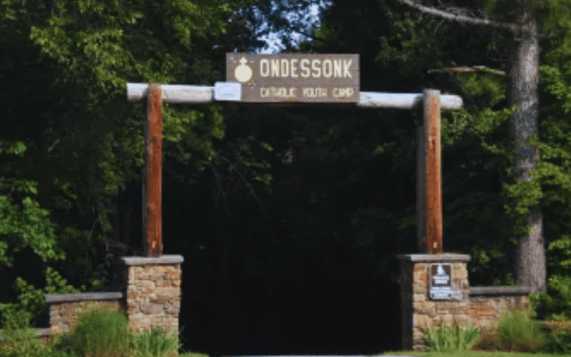 Ondessonk camp wooden entrance archway