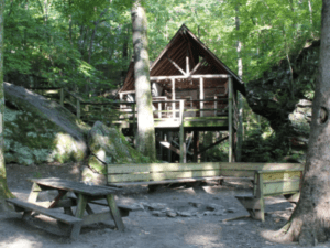 Red…Owl…Go down a really steep hill…Got to be LaLande! Camp Ondessonk